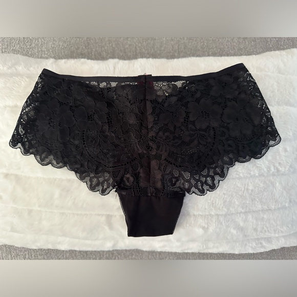 New with tags XS panties and C34 push up bras - Picture 13 of 15